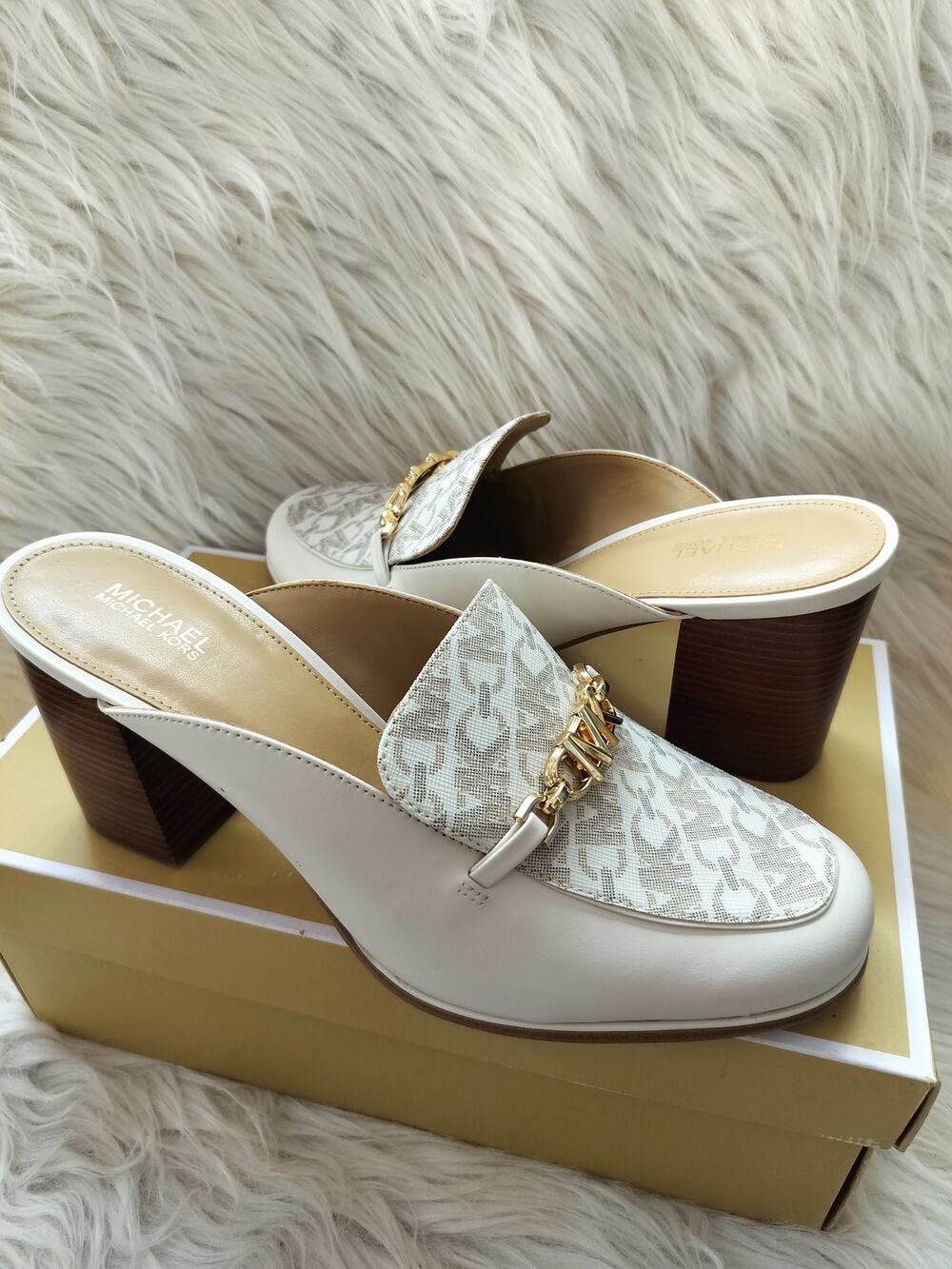 6052 Michael Kors Tiffanie Leather Empire Monogr Slipon Heeled Mule 8.5M Vanilla